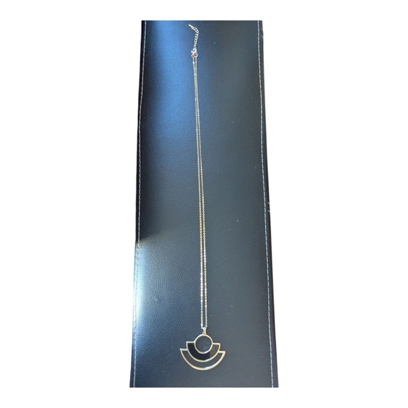 Elegant Gold and Black Geometric Pendant With Necklace - Picture 7 of 11